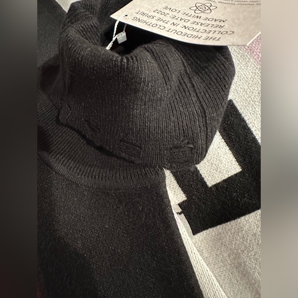 The Hideout clothing  Blessed Knit Distressed Tips Turtleneck UNISEX  size M - Picture 6 of 9